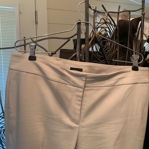 Ann Taylor pant can be dressed up or down. Flat front no pockets sz8 Nice!!!